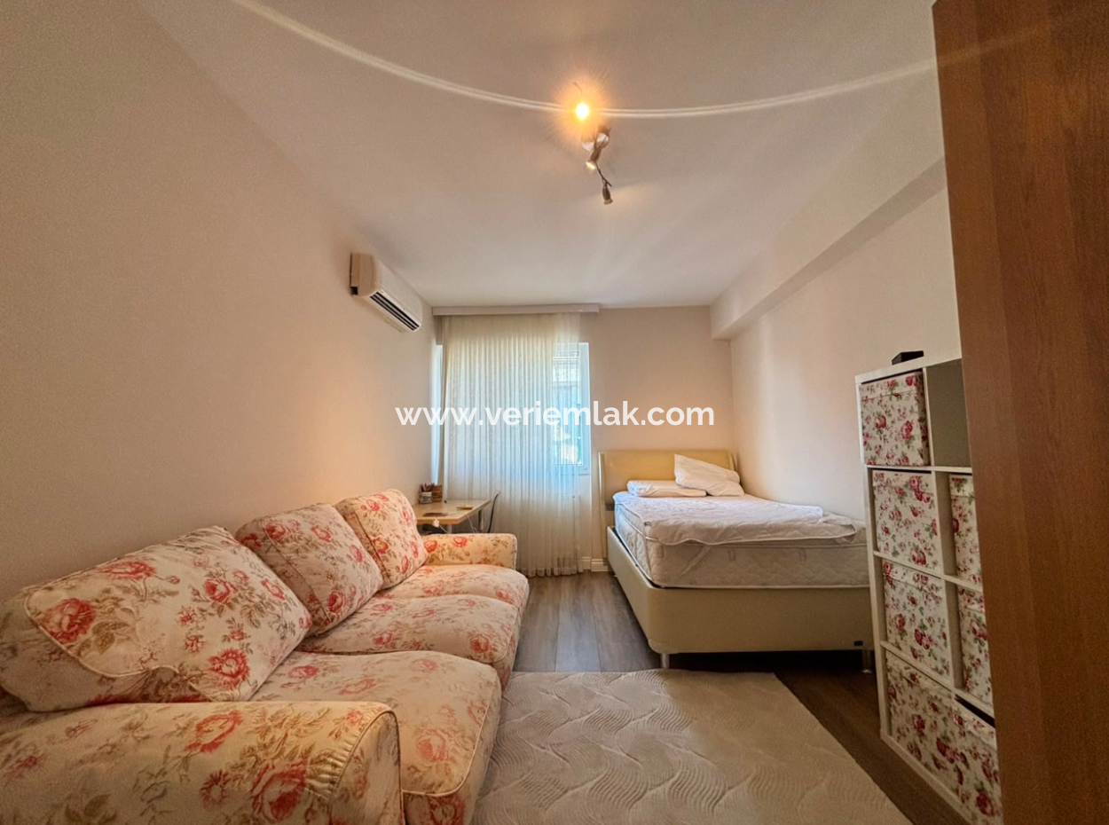 Karşıyaka  Demirköprüde 3+1 Lüks Eşyalı Otoparklı Kiralık Daire!