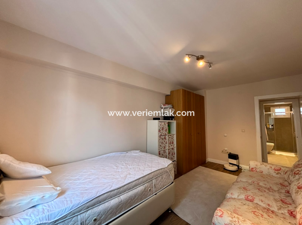 Karşıyaka  Demirköprüde 3+1 Lüks Eşyalı Otoparklı Kiralık Daire!