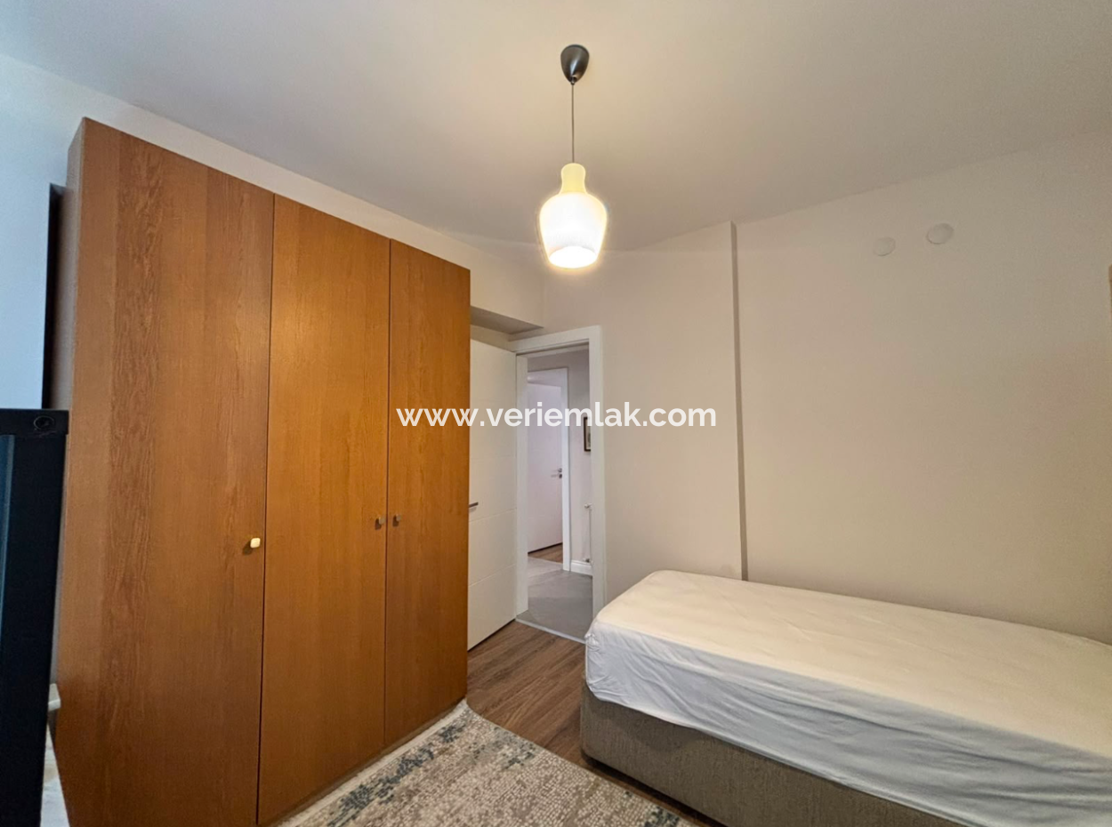 Karşıyaka  Demirköprüde 3+1 Lüks Eşyalı Otoparklı Kiralık Daire!