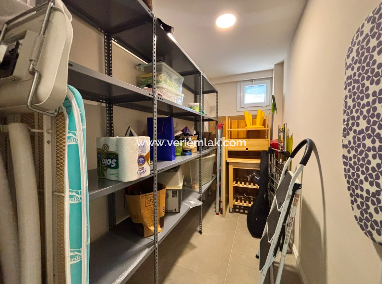 Karşıyaka  Demirköprüde 3+1 Lüks Eşyalı Otoparklı Kiralık Daire!