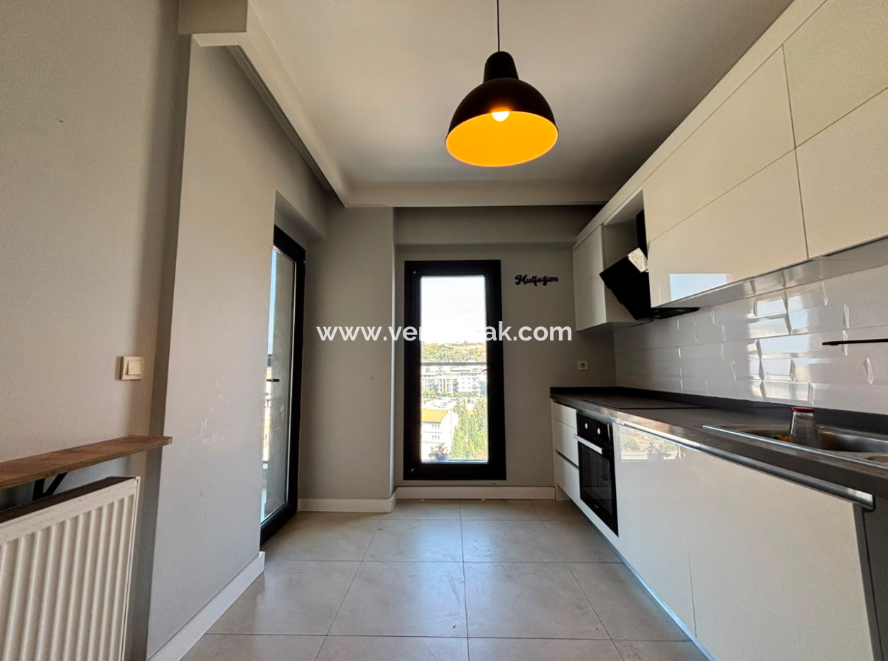 Buca Dasif Konsept Köşe 13.Kat 3+1 Ebeveyn Banyolu Kiralık Daire!