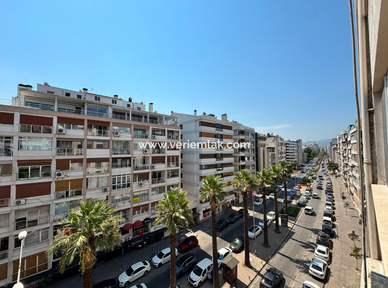 Alsancak Cumhuriyet Bulvarı Üzerinde 3+1 Amerikan Mutfak Hemen Taşınabileceğiniz Hem Ofis Olarak Hemde Daire Olarak Hazır Kiralık