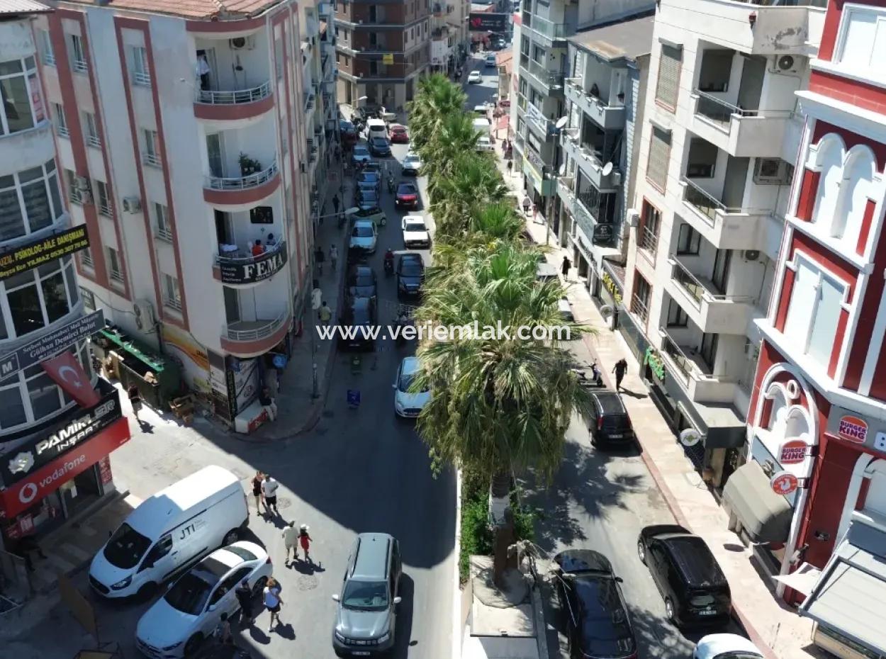 Seferihisar Çarşı Merkezinde Prestijli Konumda 500 M² Dubleks Ticari Alan