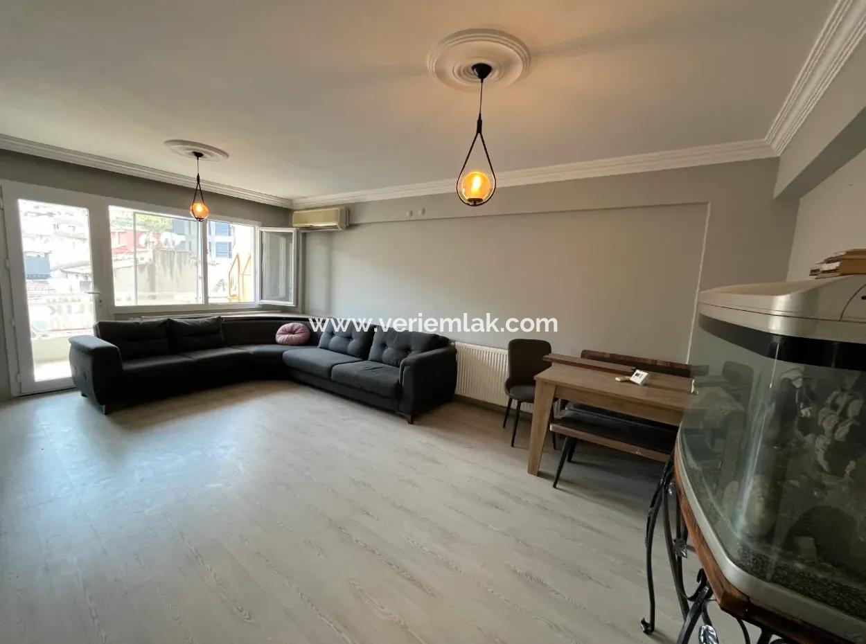 Narlıdere’nin Kalbinde, Merkezi Konumda 2+1 Çift Balkonlu Daire