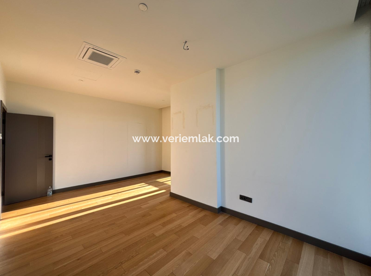 Mahall Bomonti’de 27.Kat 2+1 Muhteşem Manzaralı Köşe Kiralık Daire