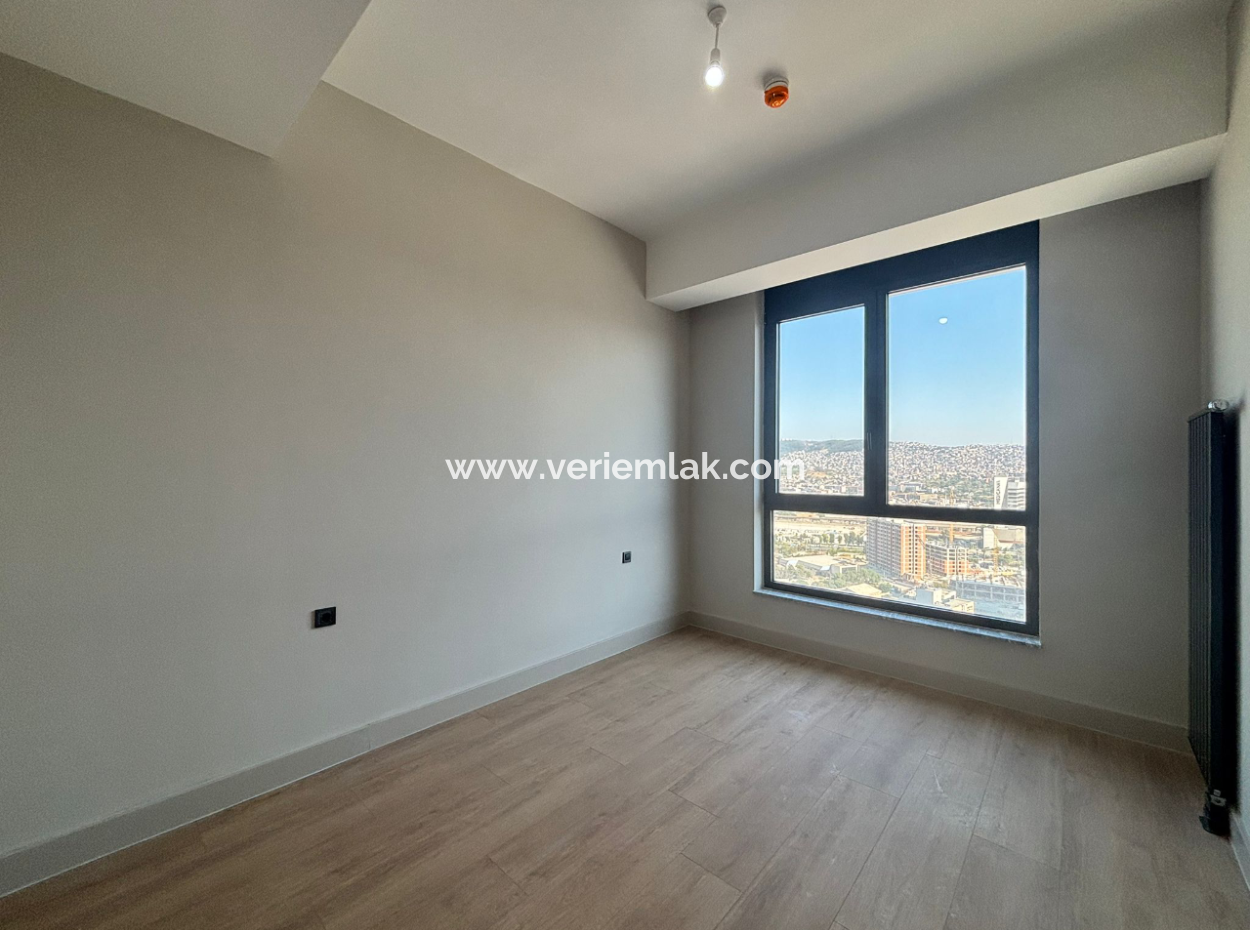 Alsancak  Evora Projesi 22.Kat 1+1 Köşe Şehir Manzaralı Kiralık Daire!