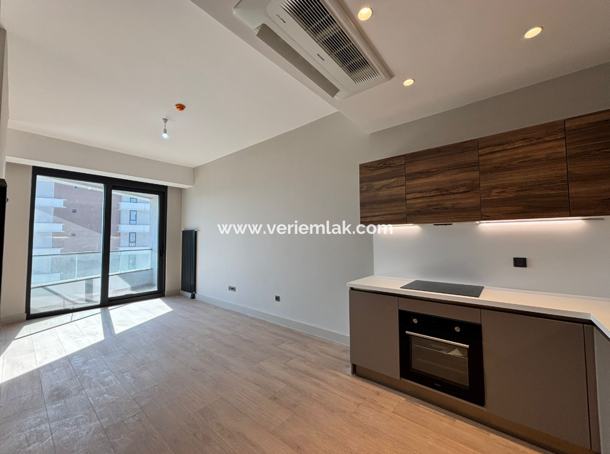 Alsancak  Evora Projesi 22.Kat 1+1 Köşe Şehir Manzaralı Kiralık Daire!