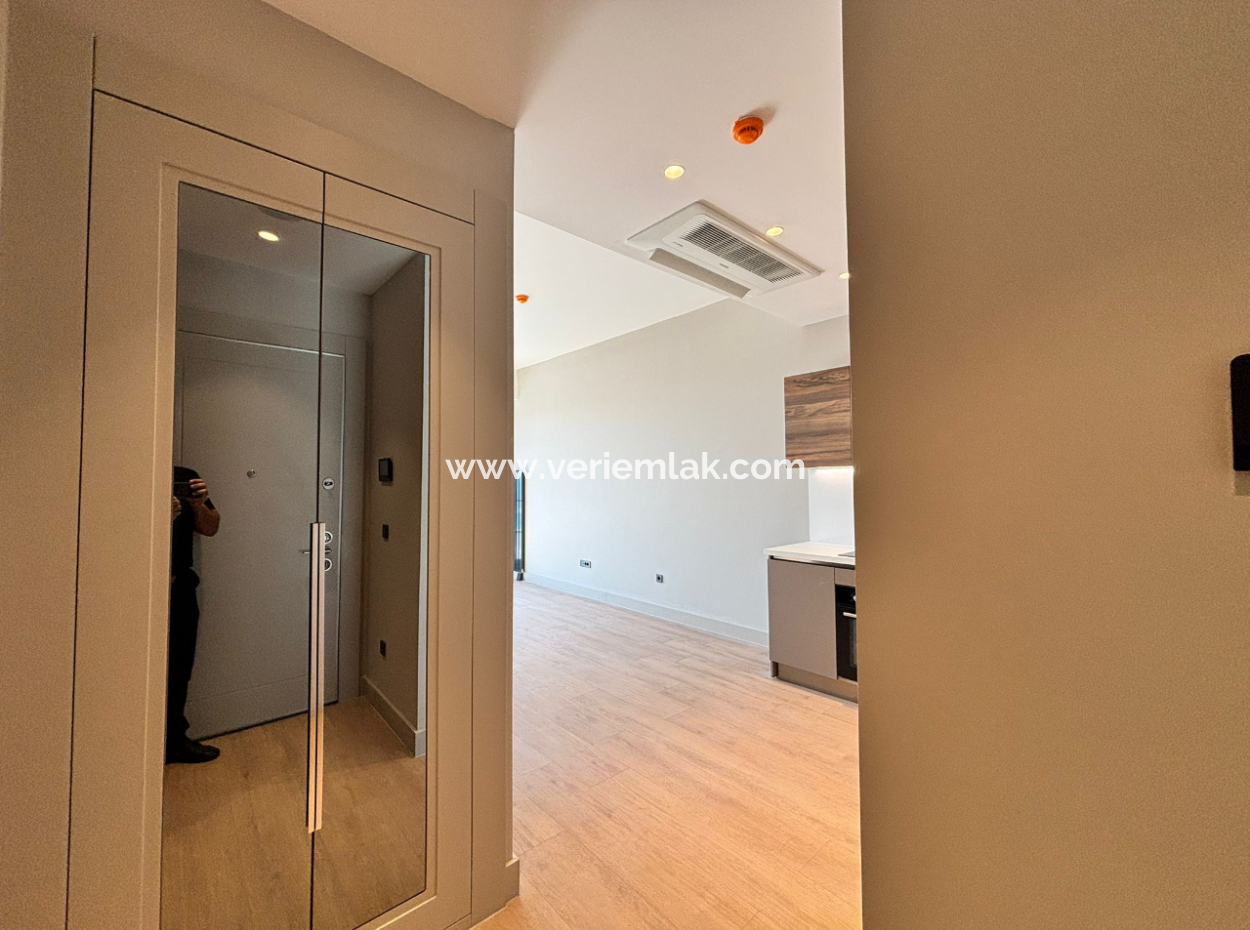 Alsancak  Evora Projesi 22.Kat 1+1 Köşe Şehir Manzaralı Kiralık Daire!