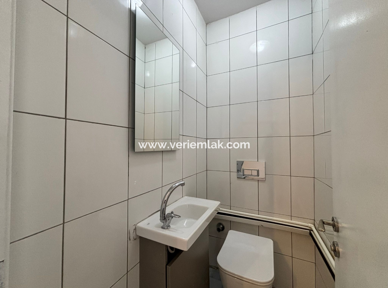 Alsancak Cumhuriyet Meydanı 4.Kat Tadilatlı Kiralık Ofıs/Iş Yeri