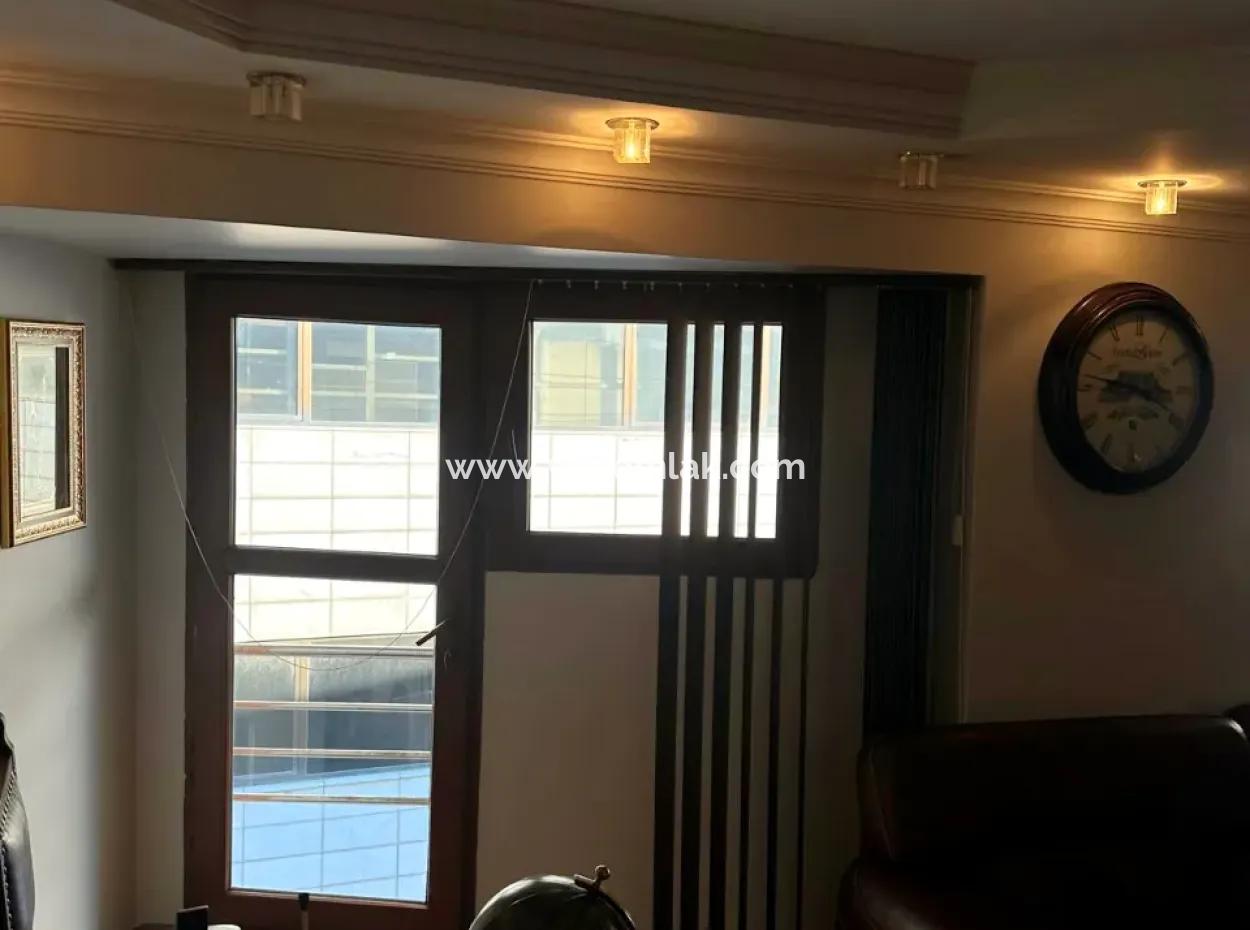 İzmir Çankaya Yeni Asır İş Merkezinde Kiralık Full Eşyalı Ofis
