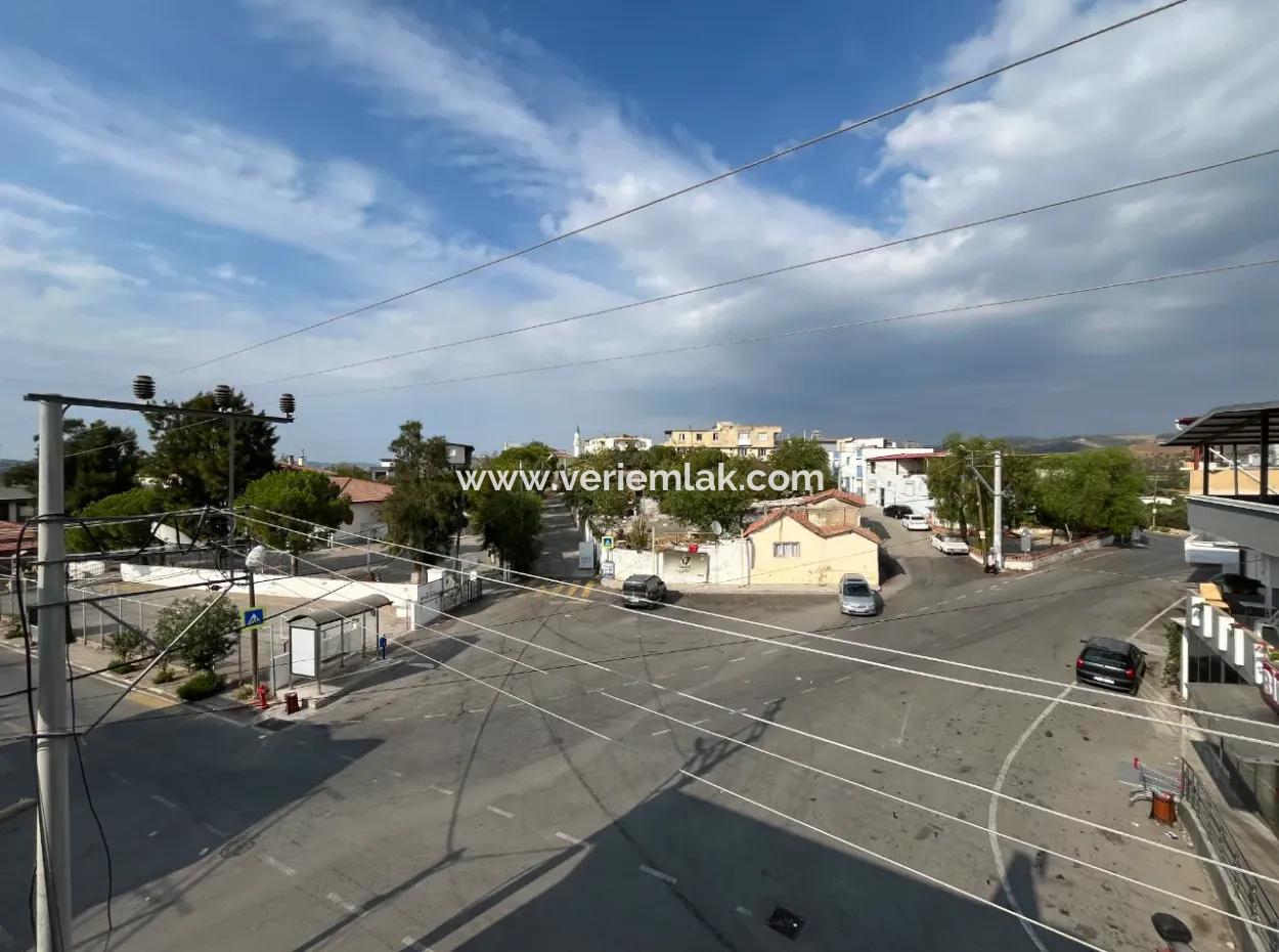 Seferihisar Tepecik Mahallesi’nde 150 M² Geniş 3+1 Dubleks Kiralık Daire