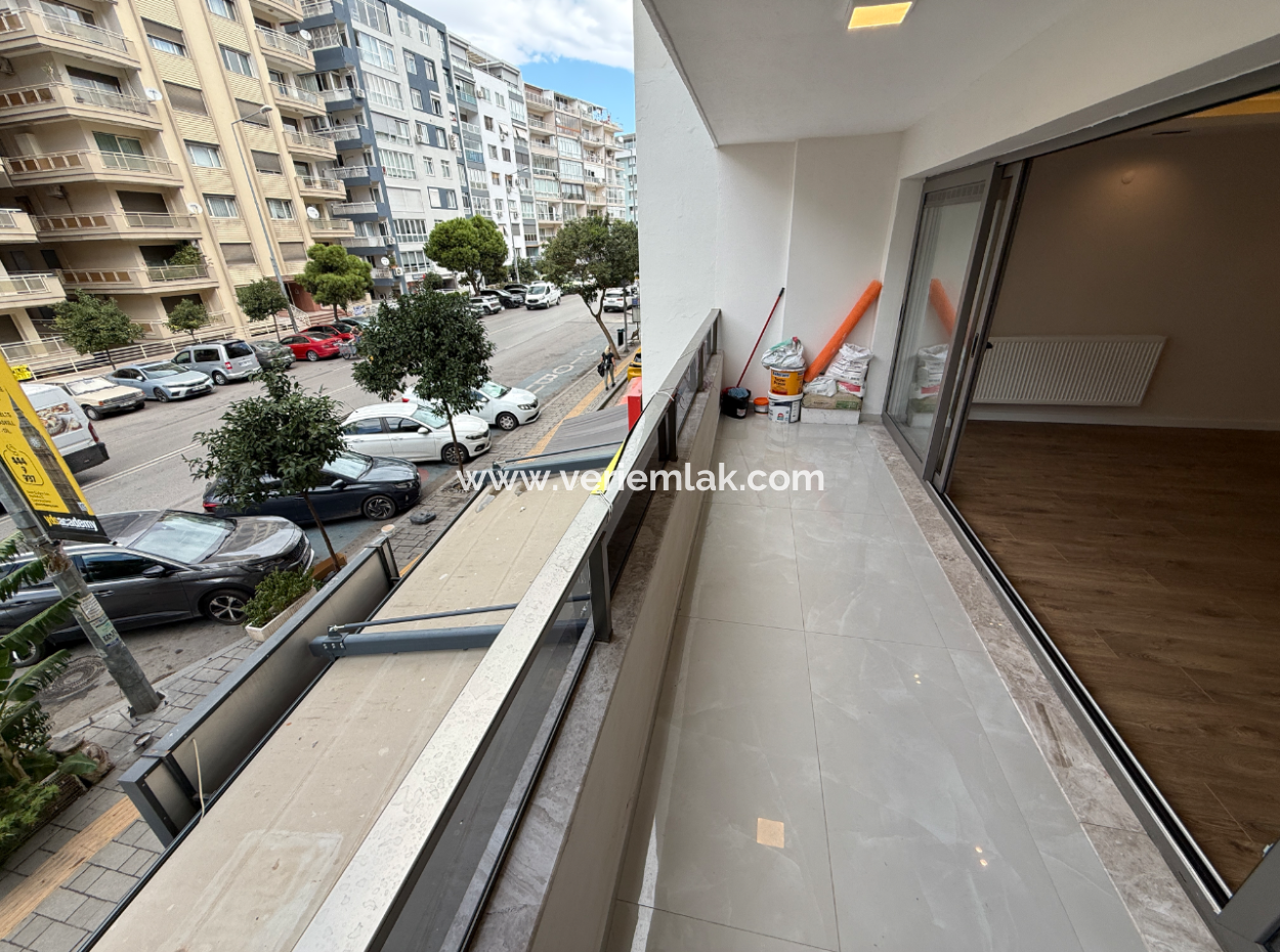 Hakimn Evlerinde Cadde Üzeri Tibaş Sitesi Yanı Full Tadilatlı Asansörlü