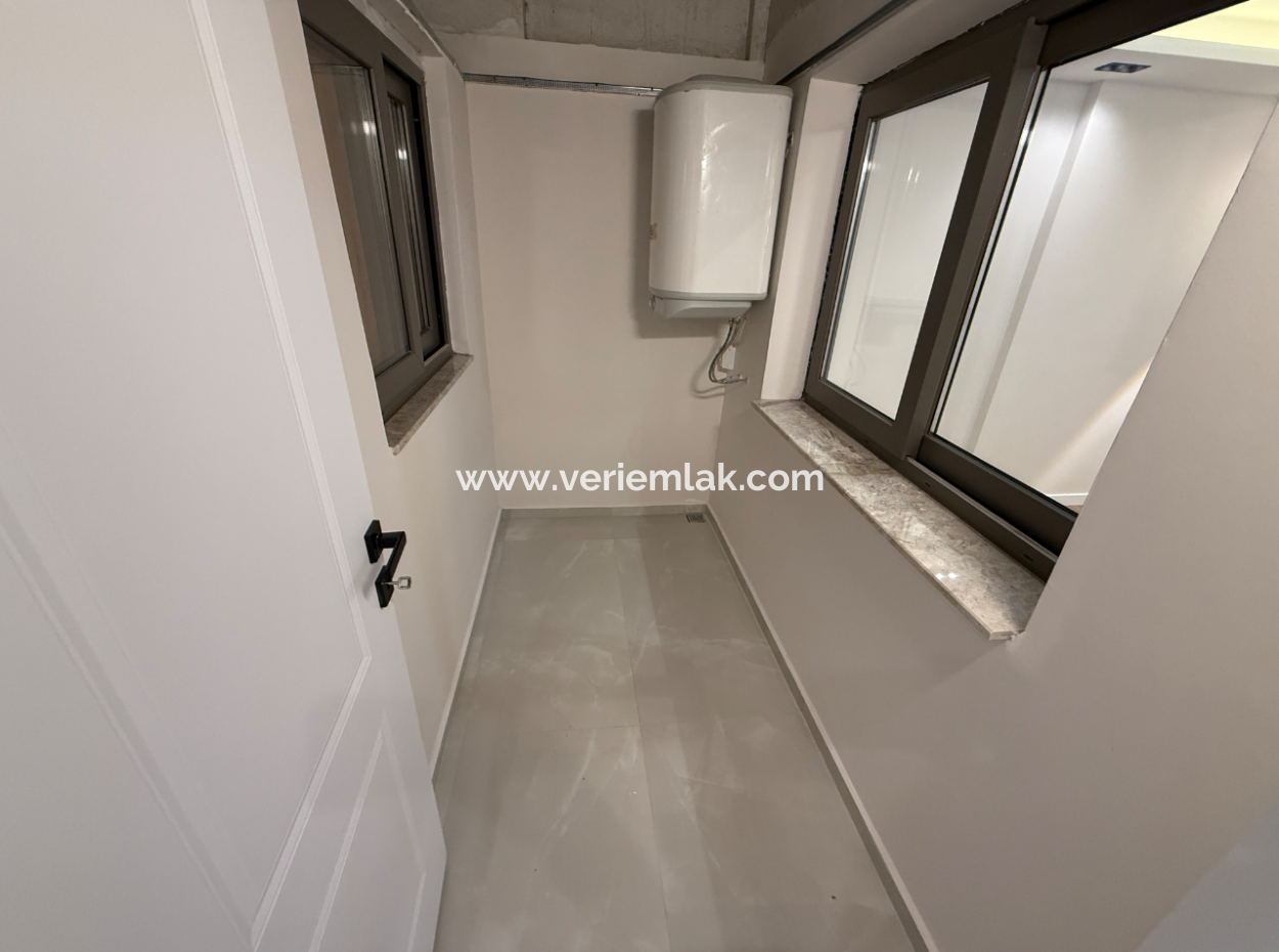 Hakimn Evlerinde Cadde Üzeri Tibaş Sitesi Yanı Full Tadilatlı Asansörlü