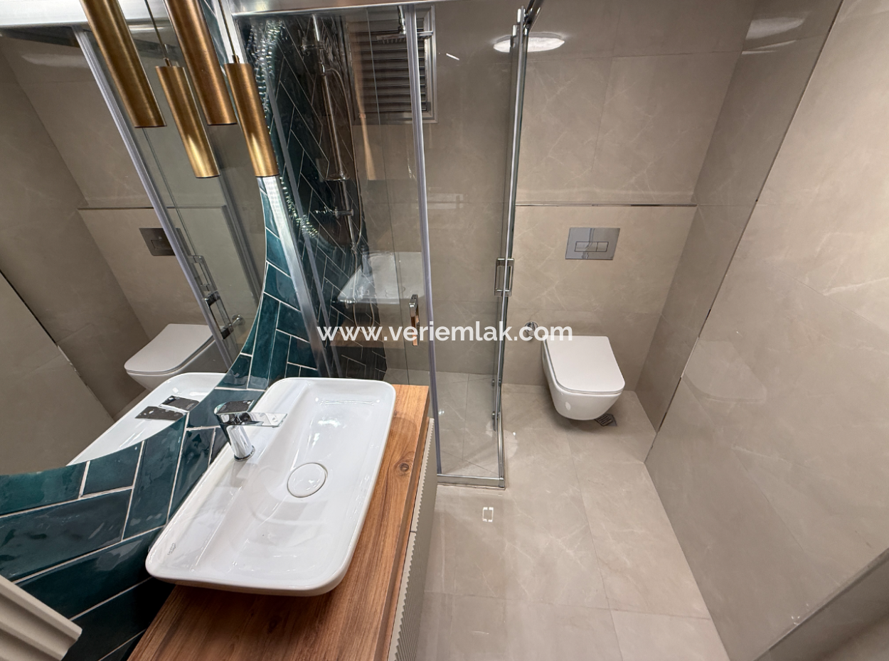 Hakimn Evlerinde Cadde Üzeri Tibaş Sitesi Yanı Full Tadilatlı Asansörlü
