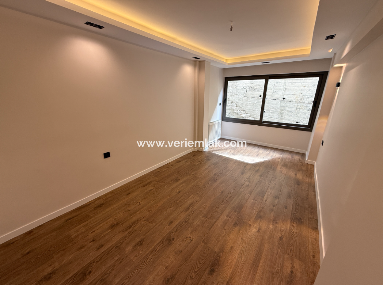 Hakimn Evlerinde Cadde Üzeri Tibaş Sitesi Yanı Full Tadilatlı Asansörlü