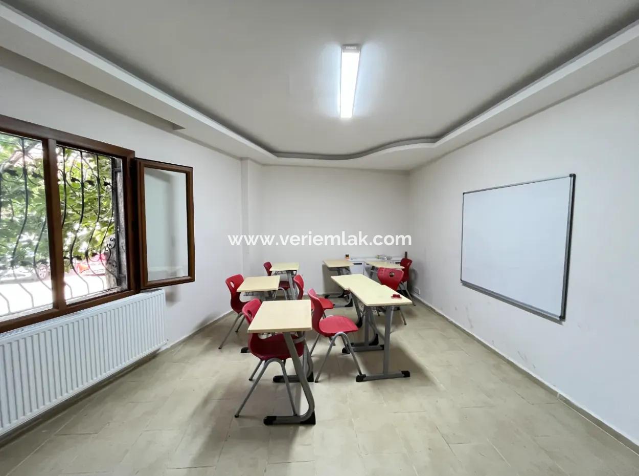 Seferihisar Şehir Merkezinde Satılık 3+1 Daire | 130 M² | Ayrı Mutfak | Zemin Kat | Önü Açık
