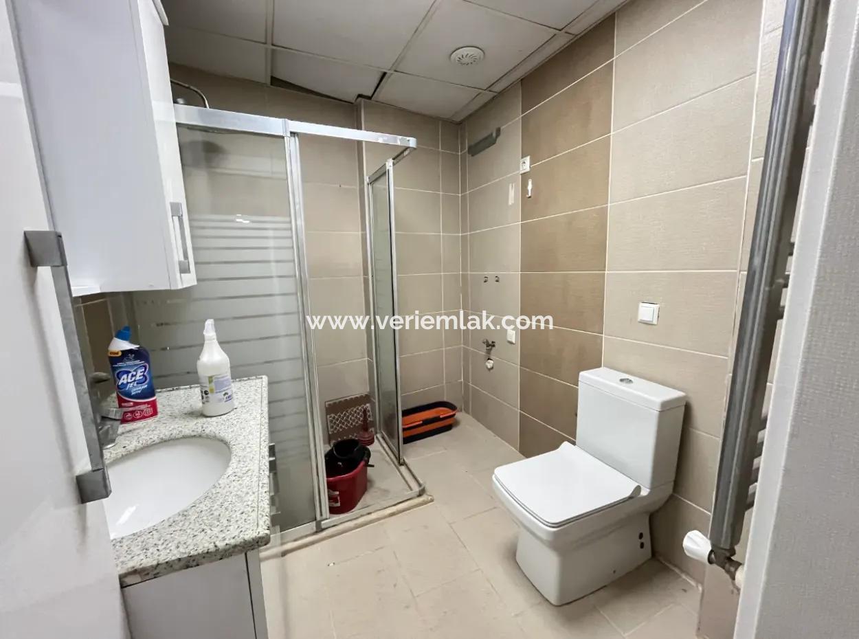 Seferihisar Şehir Merkezinde Satılık 3+1 Daire | 130 M² | Ayrı Mutfak | Zemin Kat | Önü Açık