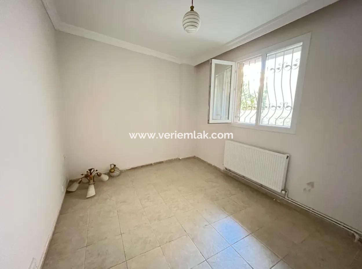 Seferihisar Şehir Merkezinde Satılık 3+1 Daire | 130 M² | Ayrı Mutfak | Zemin Kat | Önü Açık