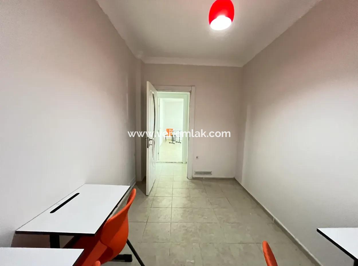 Seferihisar Şehir Merkezinde Satılık 3+1 Daire | 130 M² | Ayrı Mutfak | Zemin Kat | Önü Açık