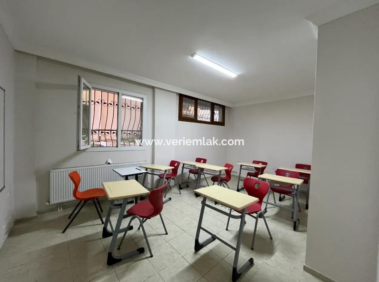 Seferihisar Şehir Merkezinde Satılık 3+1 Daire | 130 M² | Ayrı Mutfak | Zemin Kat | Önü Açık