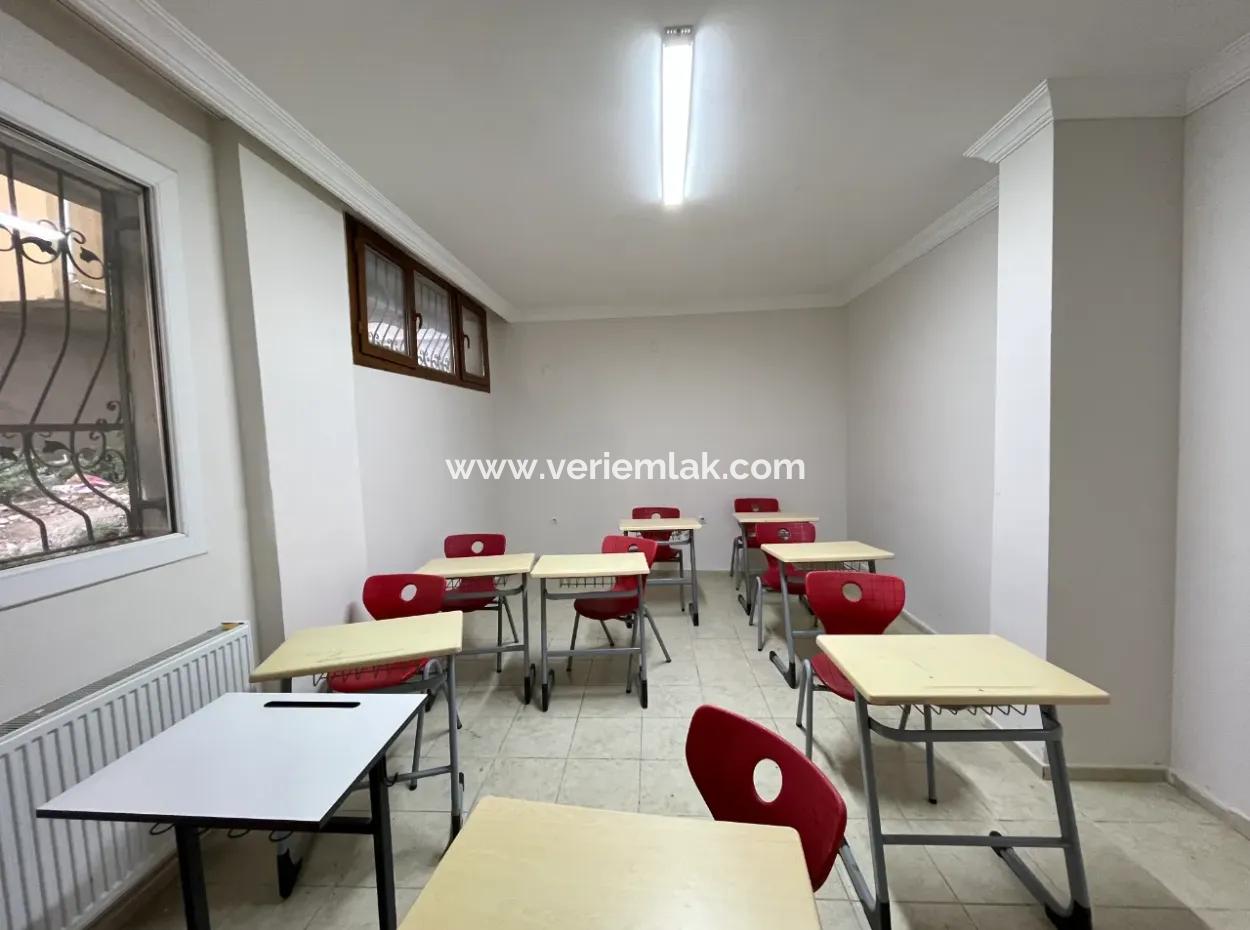 Seferihisar Şehir Merkezinde Satılık 3+1 Daire | 130 M² | Ayrı Mutfak | Zemin Kat | Önü Açık