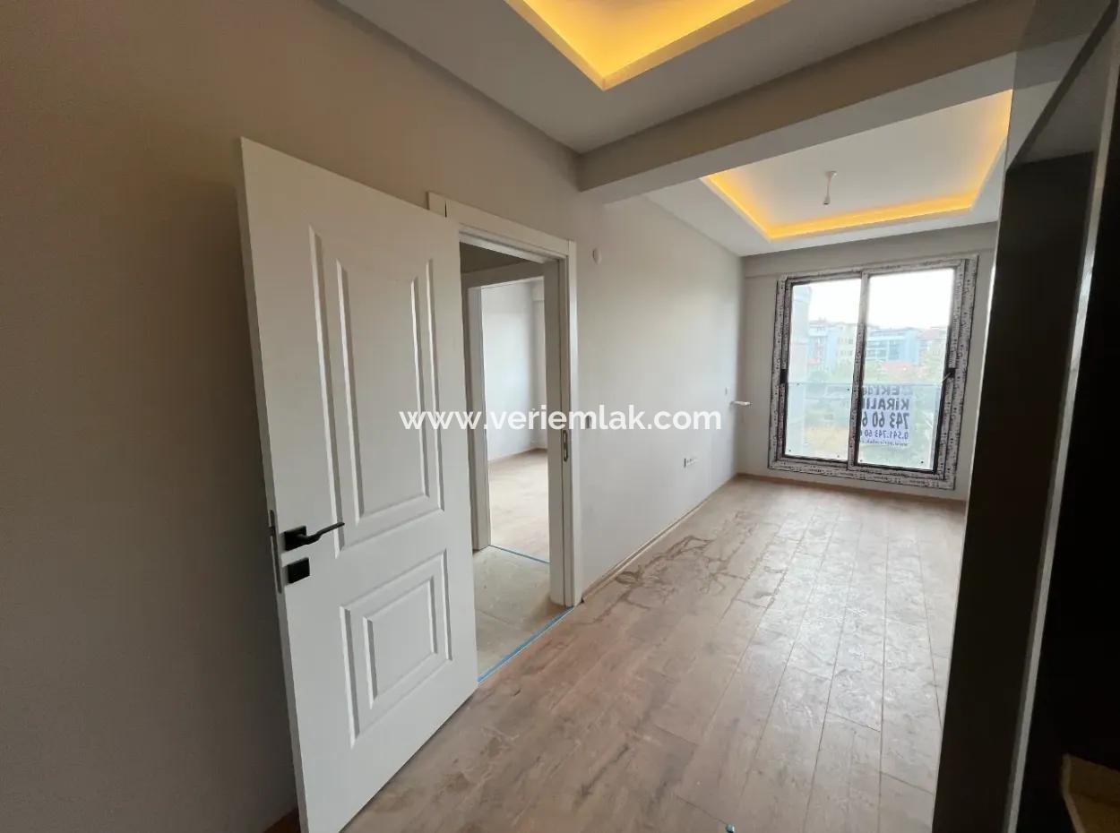 Seferihisar Merkezde Kiralık 1+1 Daire