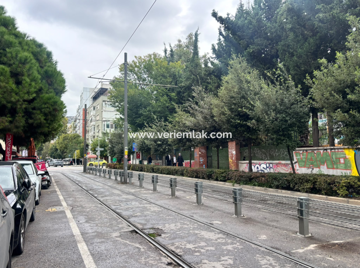 Alsancak Dutlu Sokak Yakını 3+1 3.Kat Bakımlı Satılık Daire