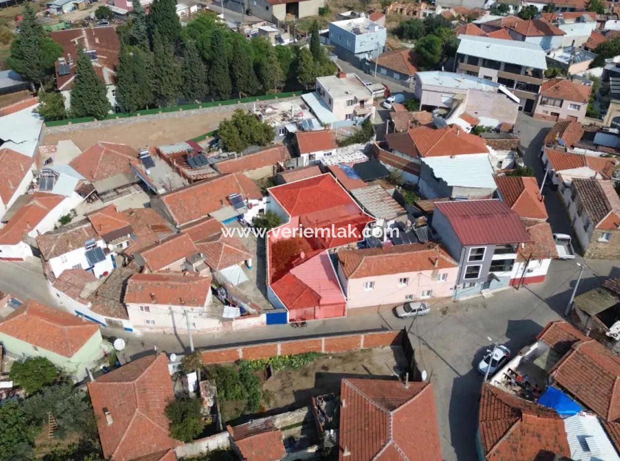 Kemalpaşa Halilbeyli’de Satılık 229 M² Arsa İçerisinde Müstakil Ev