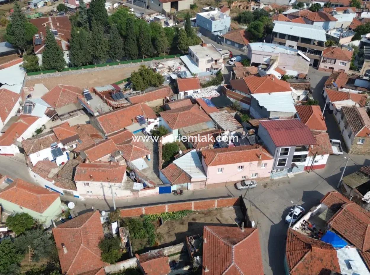 Kemalpaşa Halilbeyli’de Satılık 229 M² Arsa İçerisinde Müstakil Ev