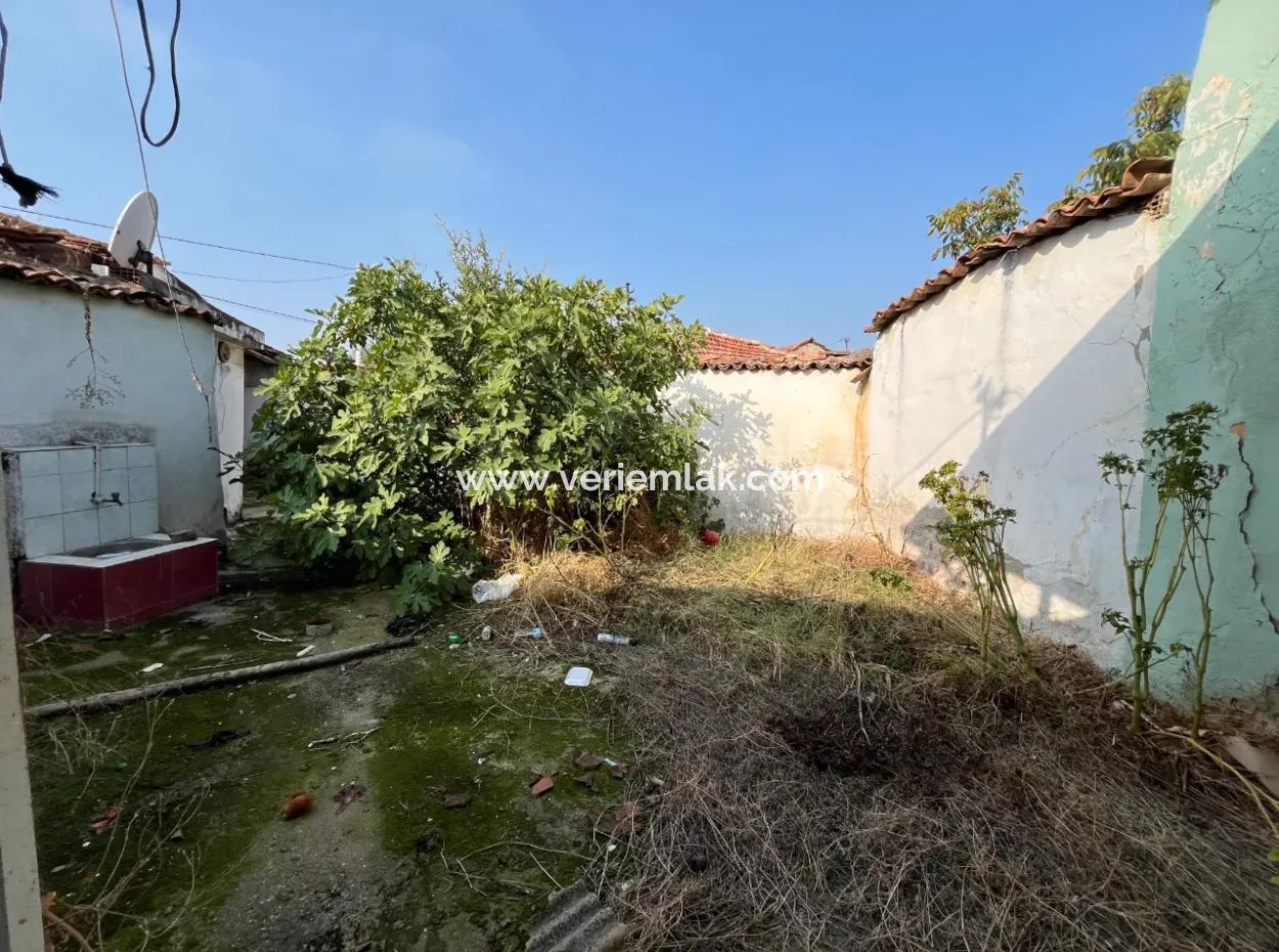 Kemalpaşa Halilbeyli’de Satılık 229 M² Arsa İçerisinde Müstakil Ev
