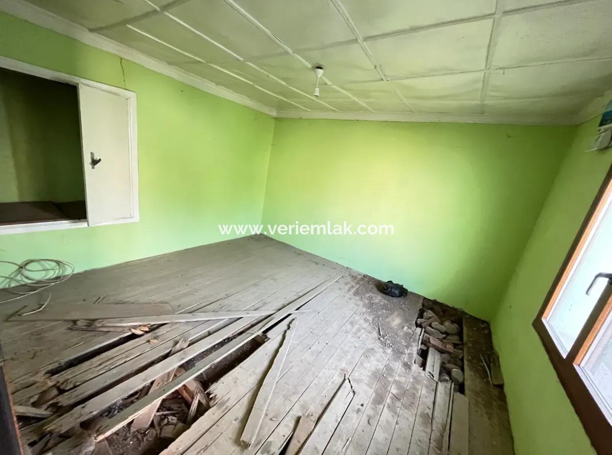 Kemalpaşa Halilbeyli’de Satılık 229 M² Arsa İçerisinde Müstakil Ev