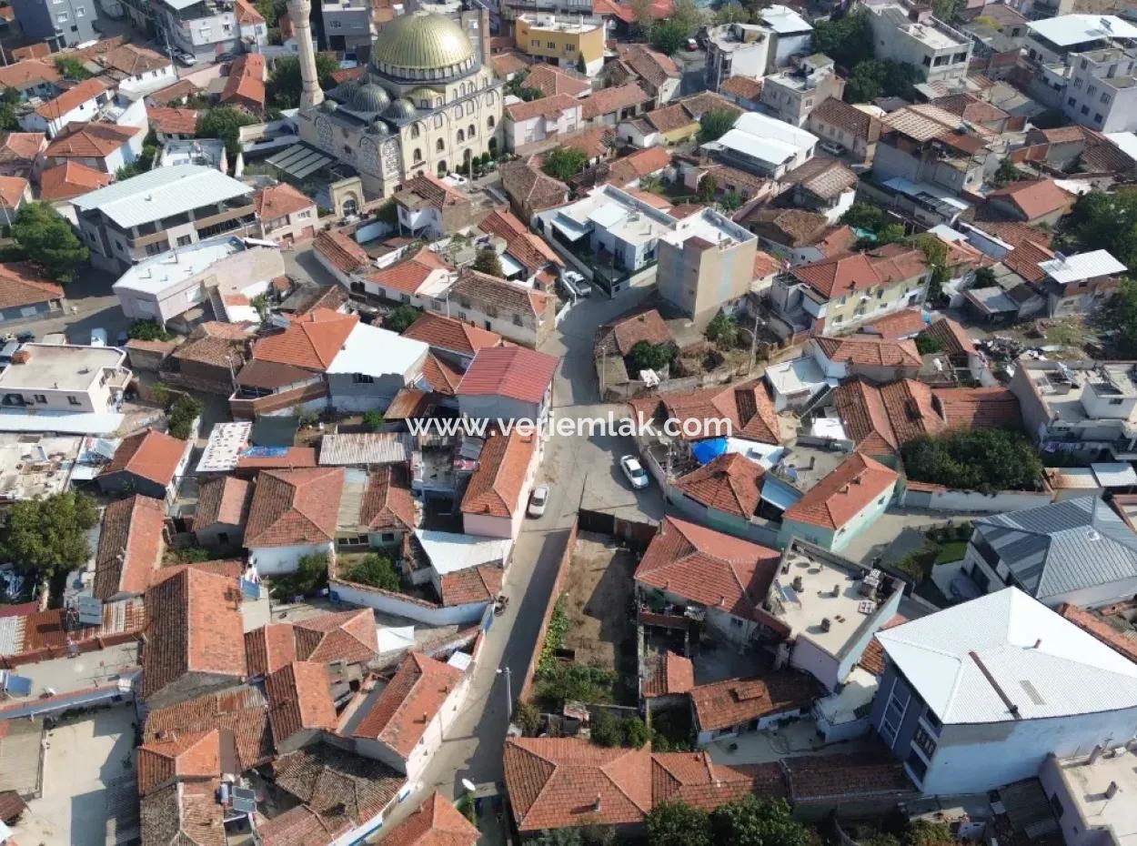 Kemalpaşa Halilbeyli’de Satılık 229 M² Arsa İçerisinde Müstakil Ev