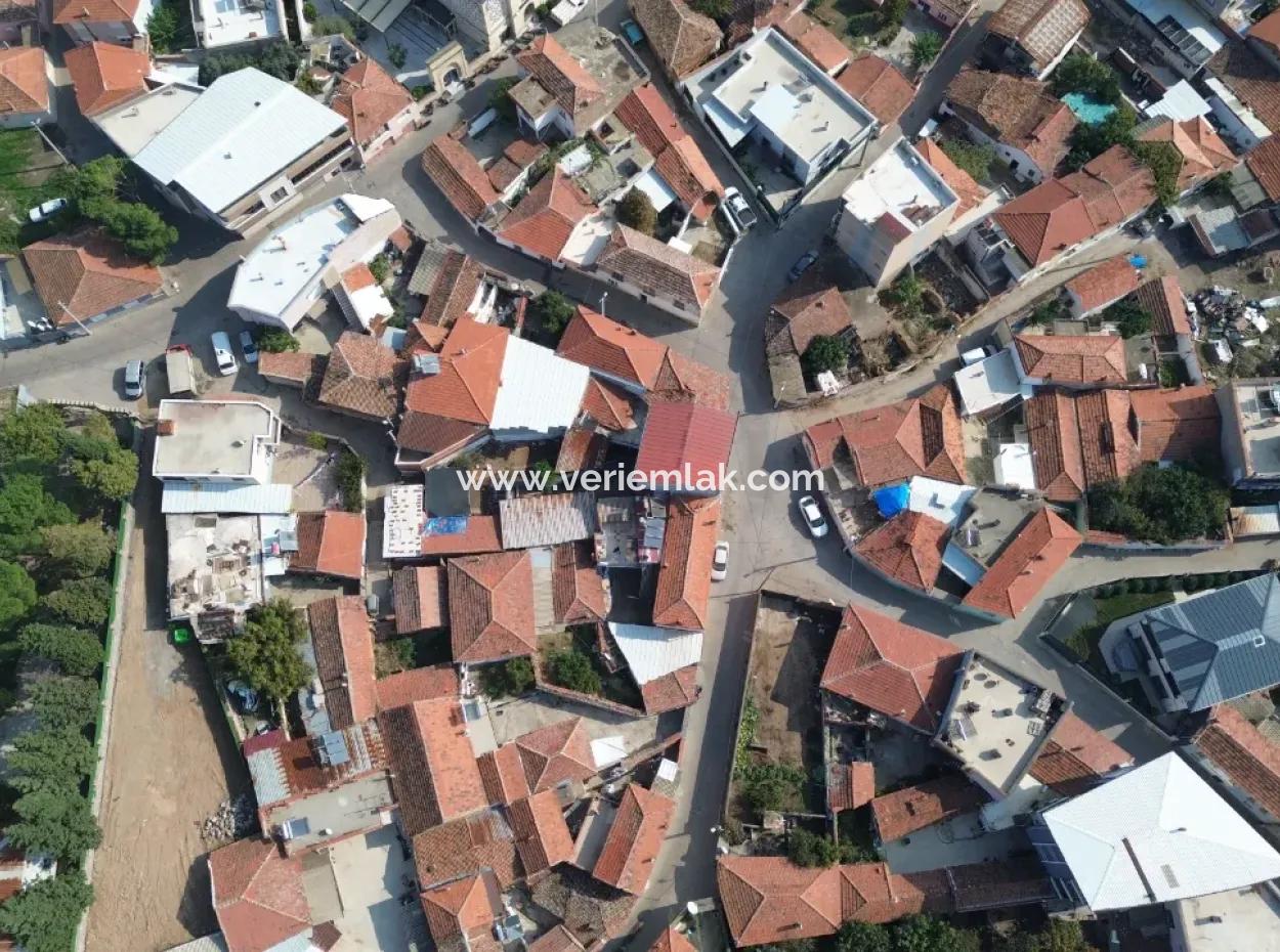 Kemalpaşa Halilbeyli’de Satılık 229 M² Arsa İçerisinde Müstakil Ev