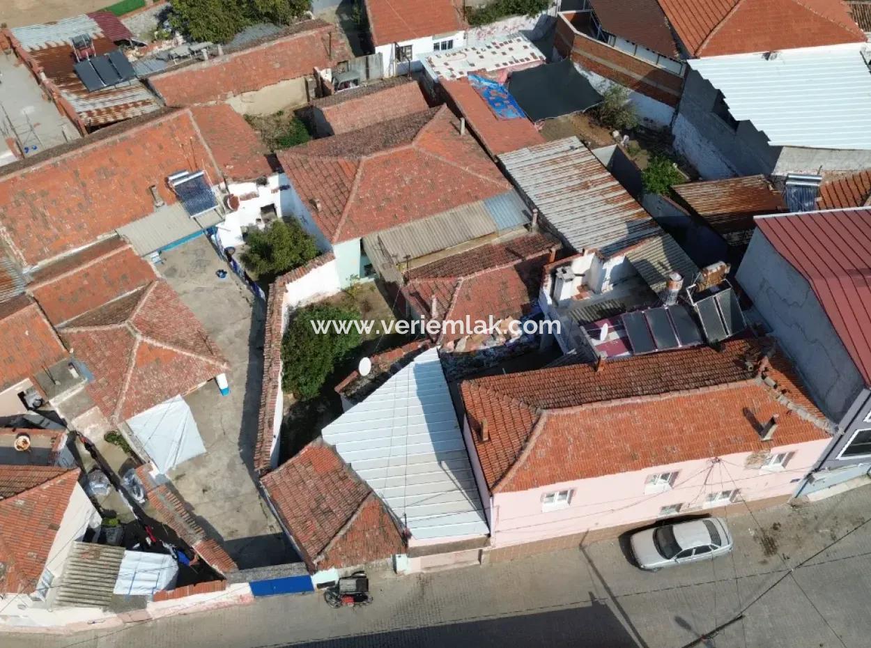 Kemalpaşa Halilbeyli’de Satılık 229 M² Arsa İçerisinde Müstakil Ev