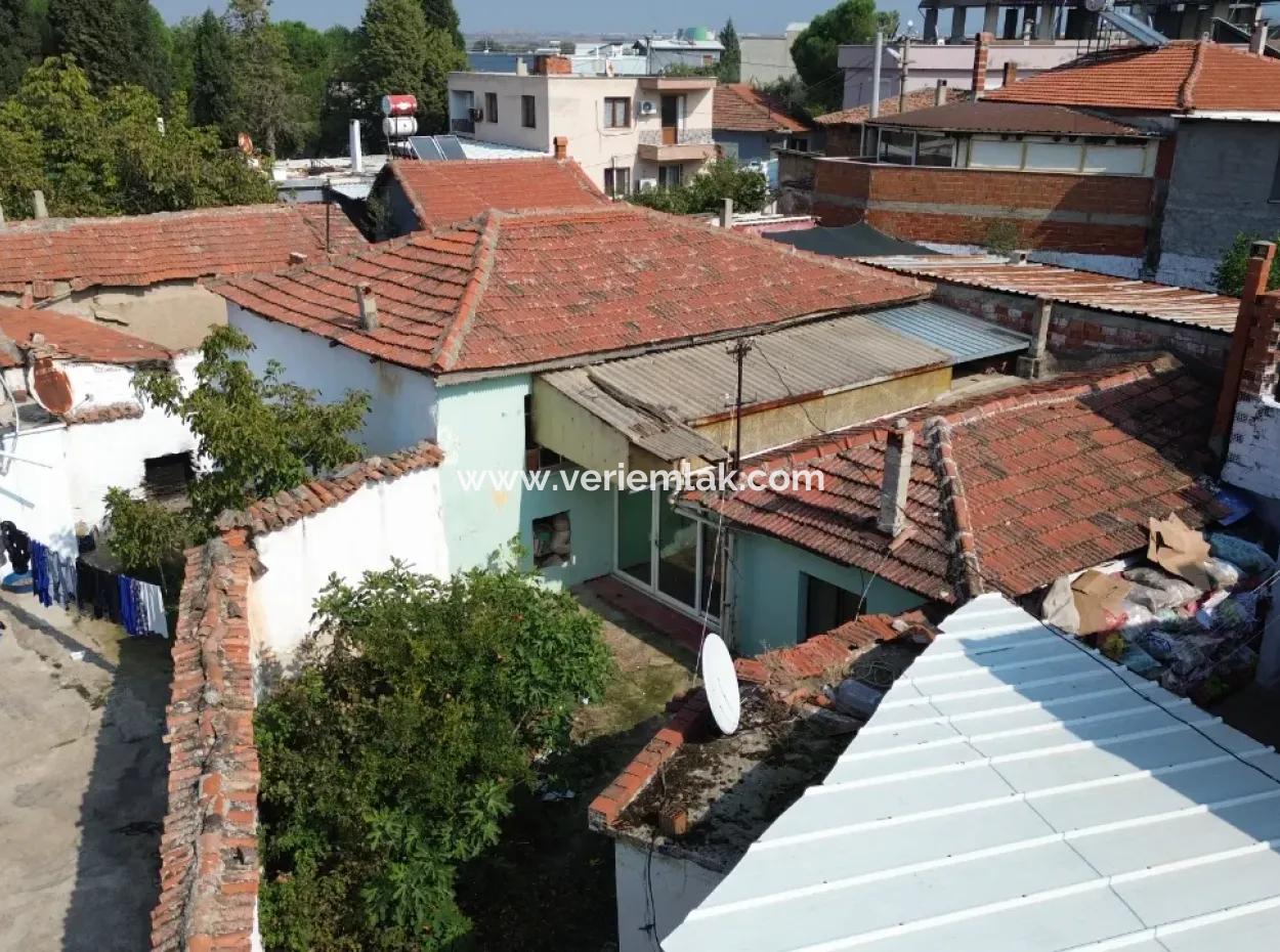 Kemalpaşa Halilbeyli’de Satılık 229 M² Arsa İçerisinde Müstakil Ev