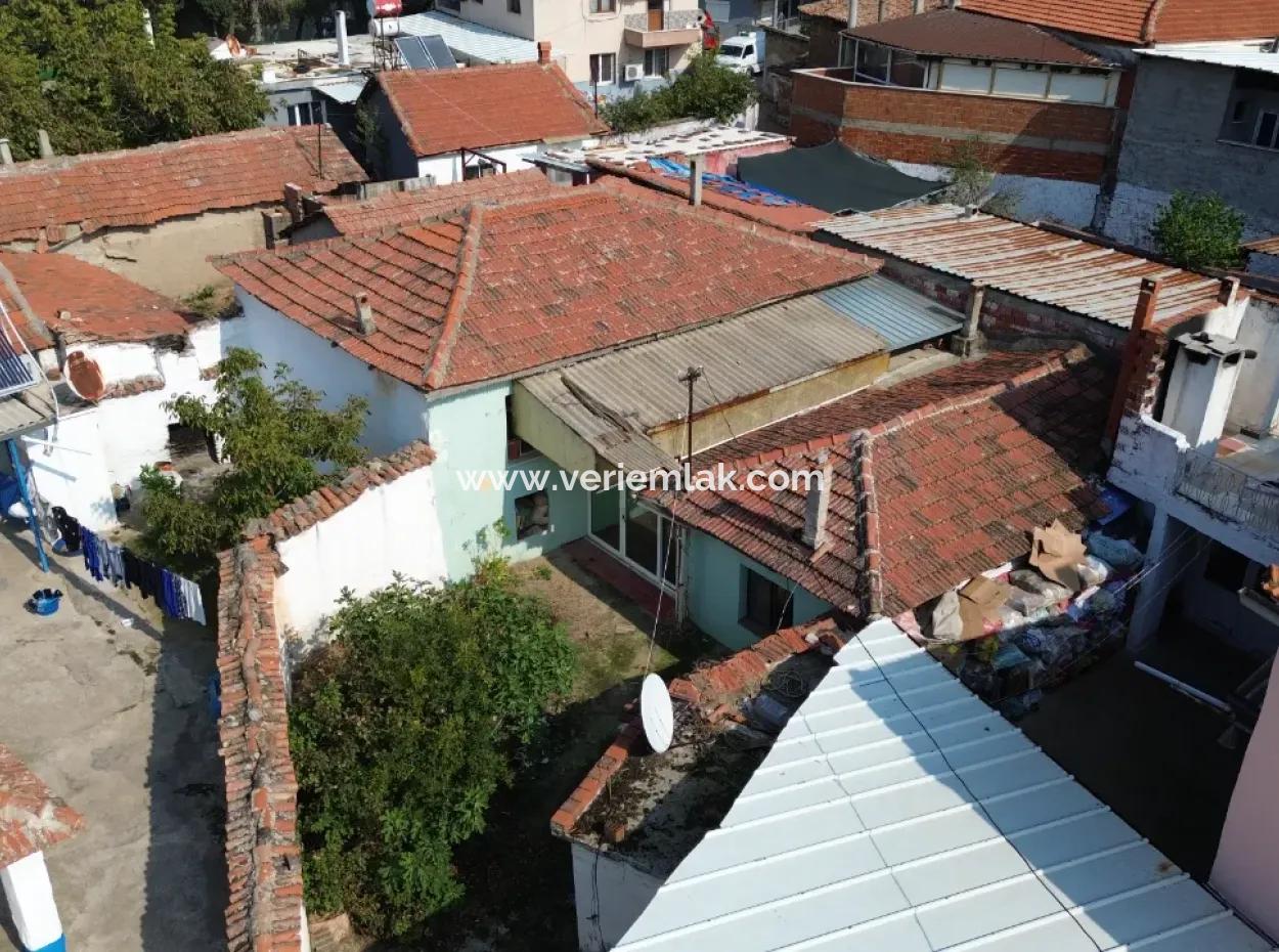 Kemalpaşa Halilbeyli’de Satılık 229 M² Arsa İçerisinde Müstakil Ev