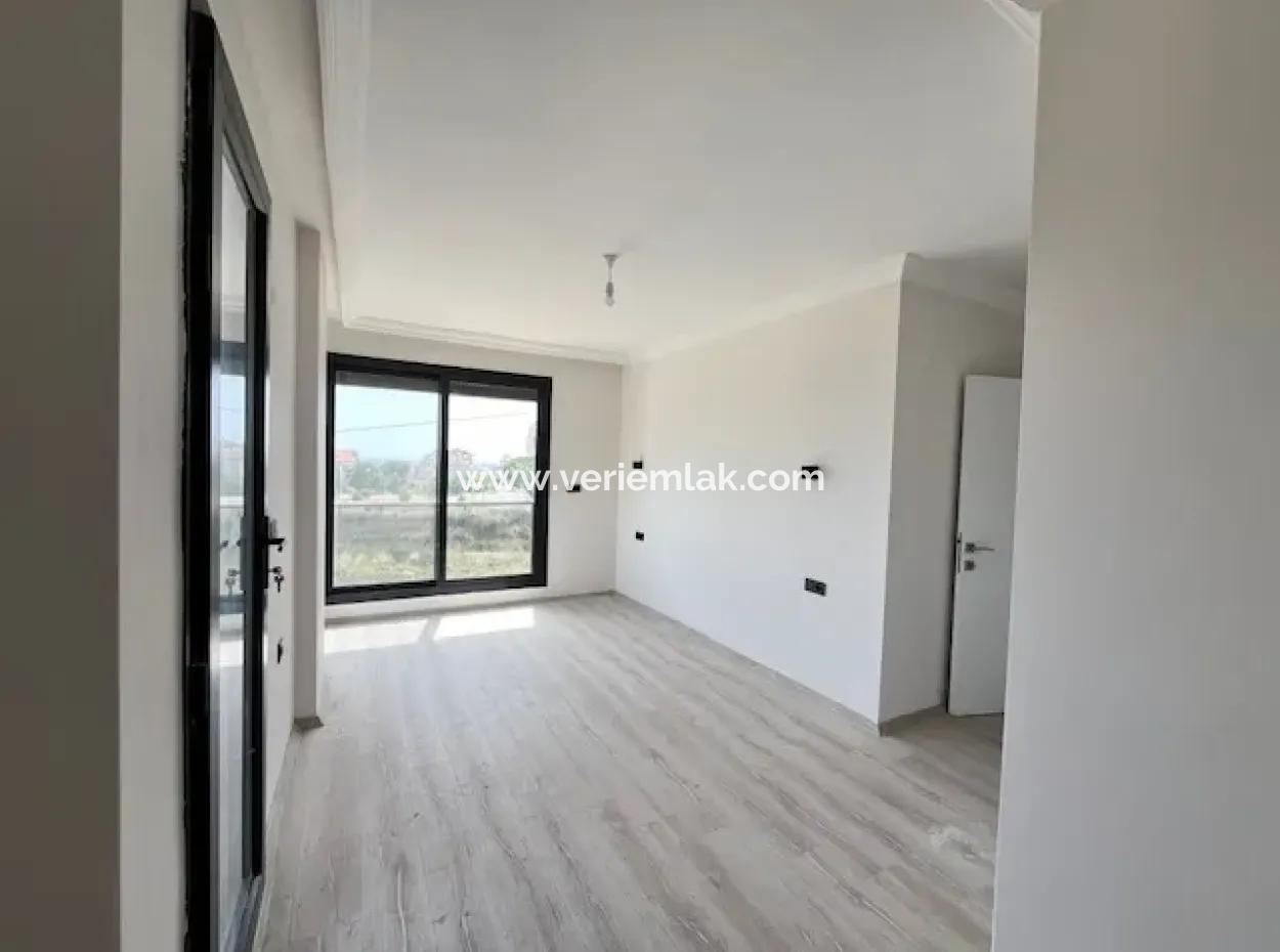 Seferihisar Akarca'da Köşe Parsel'de Deniz Manzaralı Sıfır Villa