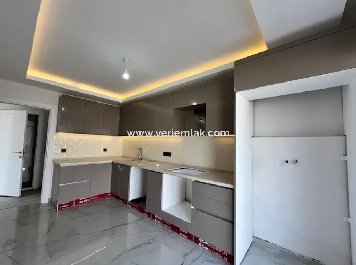 Seferihisar Akarca'da 4+1 Ebeveyn Banyolu Sıfır Villa