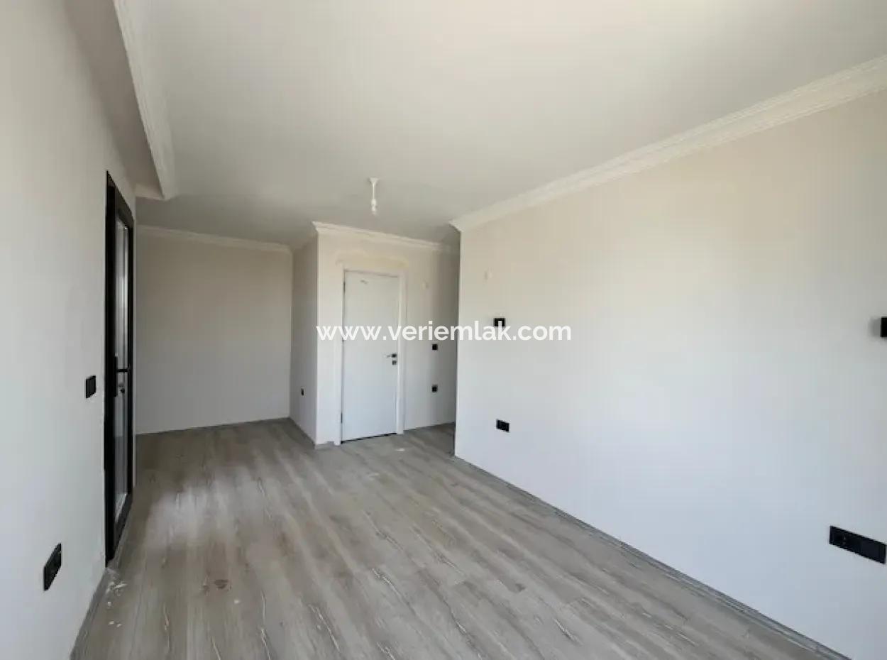 Seferihisar Akarca'da 4+1 Ebeveyn Banyolu Sıfır Villa