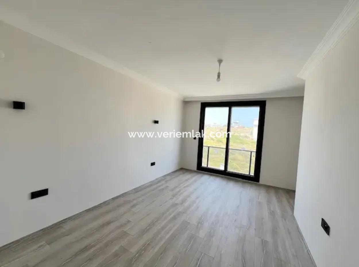 Seferihisar Akarca'da 4+1 Ebeveyn Banyolu Sıfır Villa