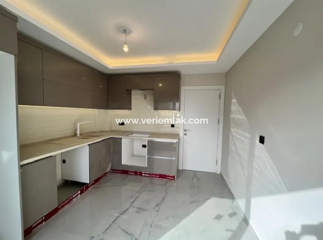 Seferihisar Akarca'da 6+1, Havuzlu Sıfır Villa