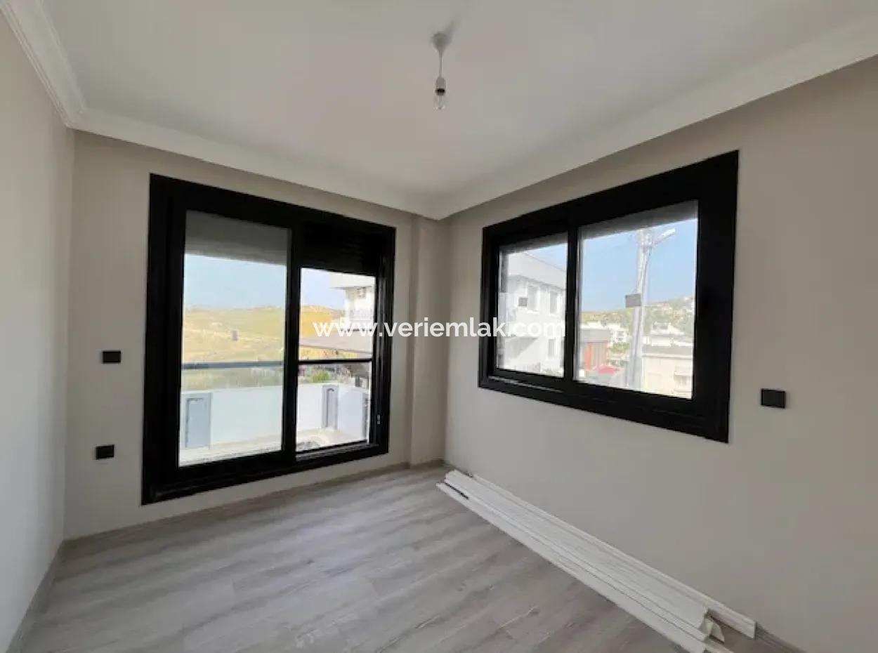 Seferihisar Akarca'da 6+1, Havuzlu Sıfır Villa