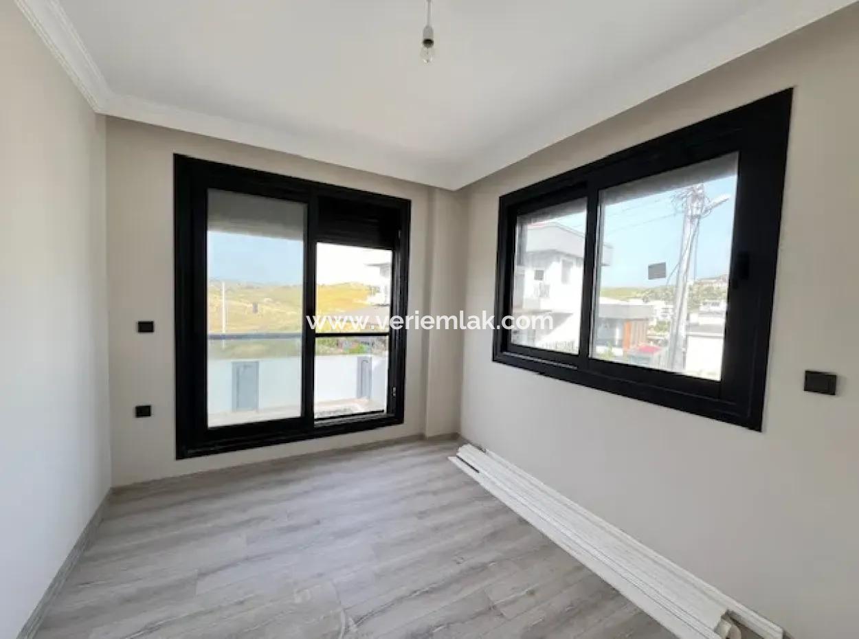 Seferihisar Akarca'da 6+1, Havuzlu Sıfır Villa