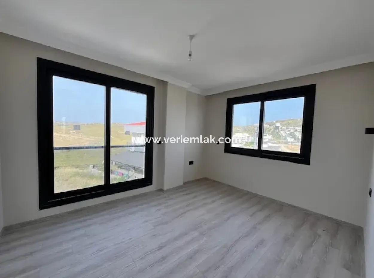 Seferihisar Akarca'da 6+1, Havuzlu Sıfır Villa