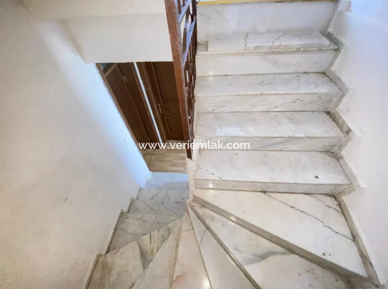 Sığacık Marinaya 150M, Trıplex, Bahçeli Satılık Villa