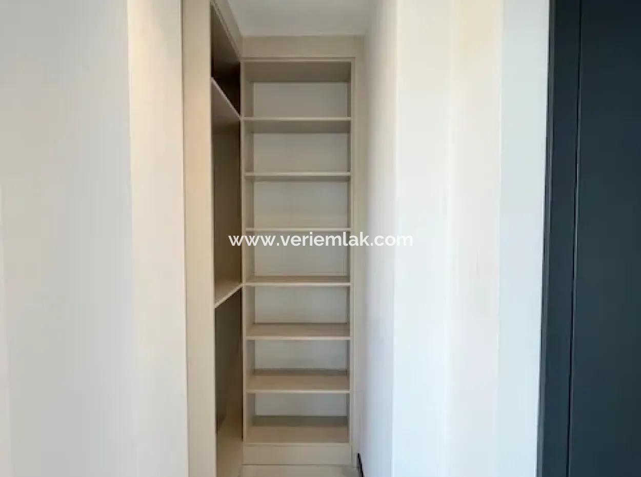 Seferihisar Karakayalar'da Site İçinde Havuzlu Sıfır Daireler