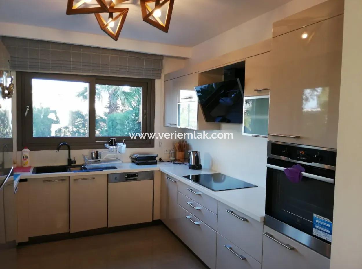 Urla Megapol Evlerinde, Hem Şehirden Uzak Hem De Merkeze Yakın!