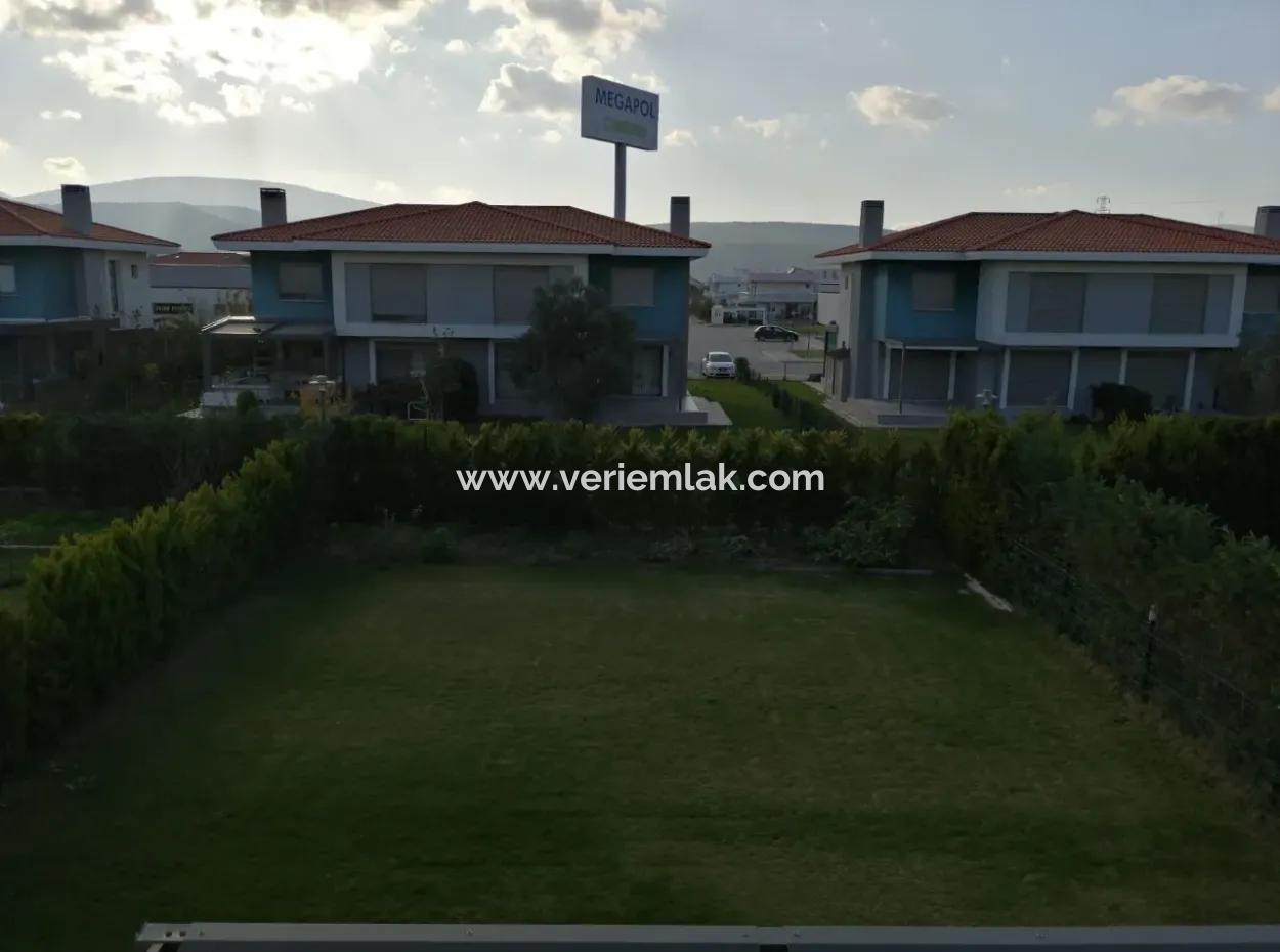 Urla Megapol Evlerinde, Hem Şehirden Uzak Hem De Merkeze Yakın!