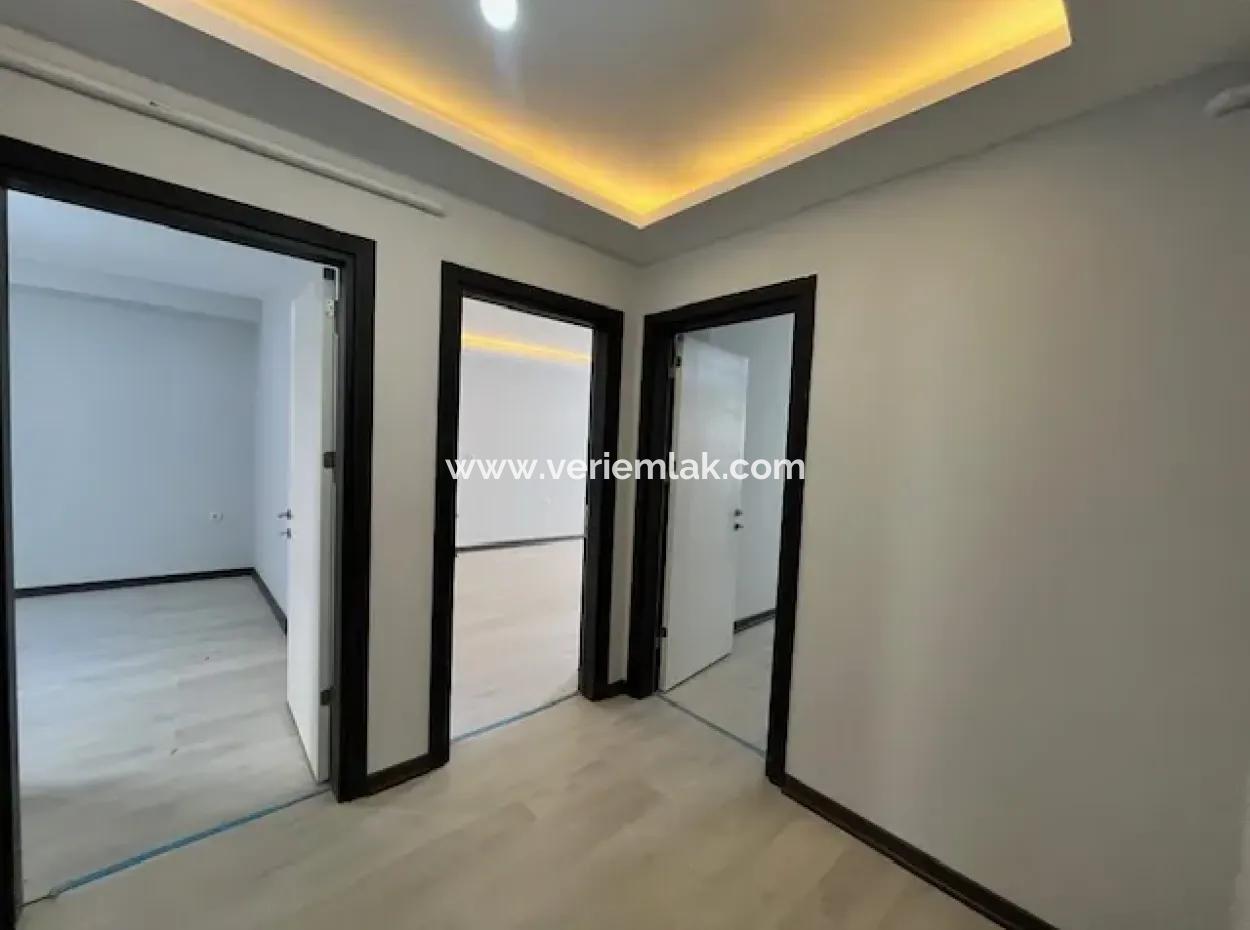 Seferihisar Hıdırlık Mahallesinde 2+1 Satılık Sıfır Daire