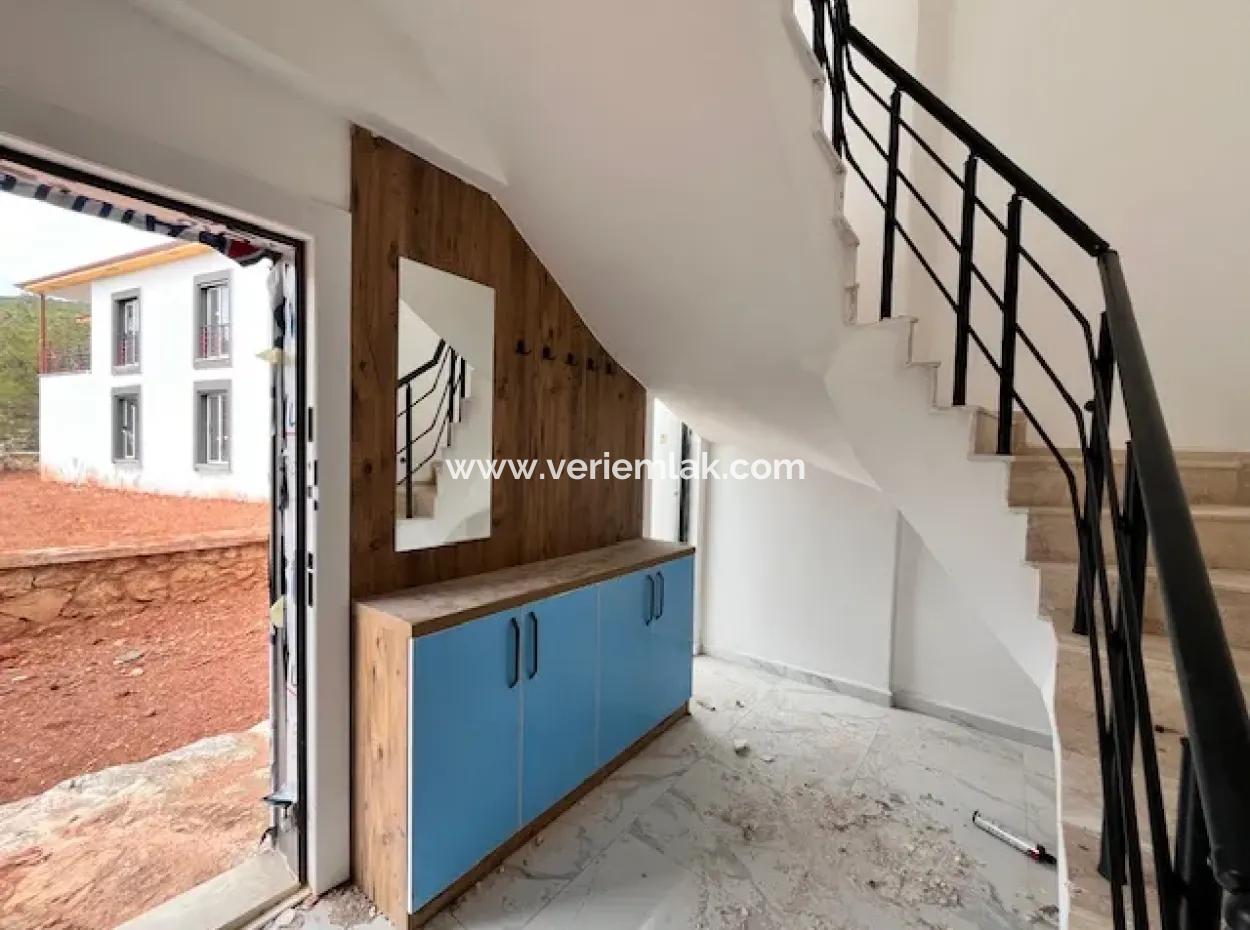 Seferihisar Kavakdere'de Site İçerisinde Sıfır Satılık Villa